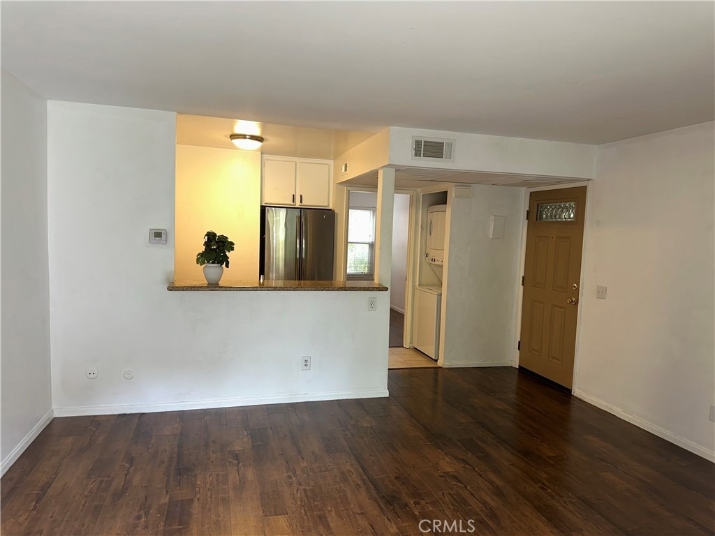 7101 Farralone Avenue - Photo 3
