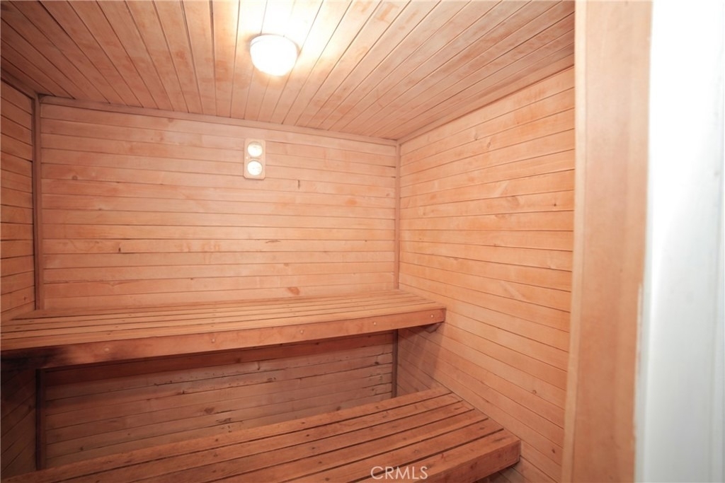 7101 Farralone Avenue - Photo 28