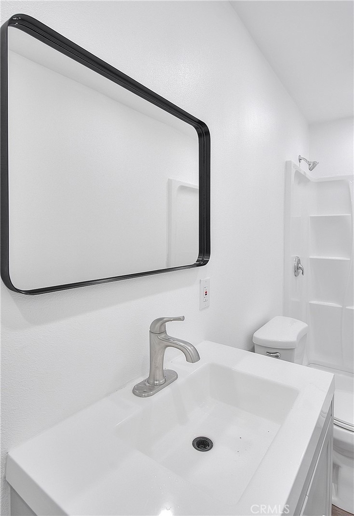 340 W Caroline Street - Photo 4