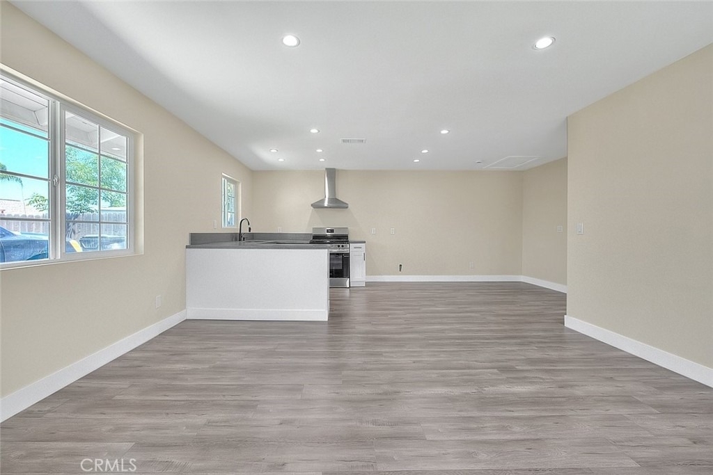 340 W Caroline Street - Photo 1