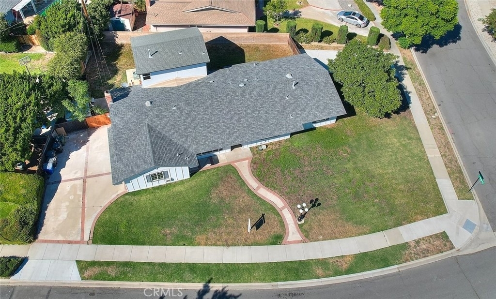 340 W Caroline Street - Photo 5