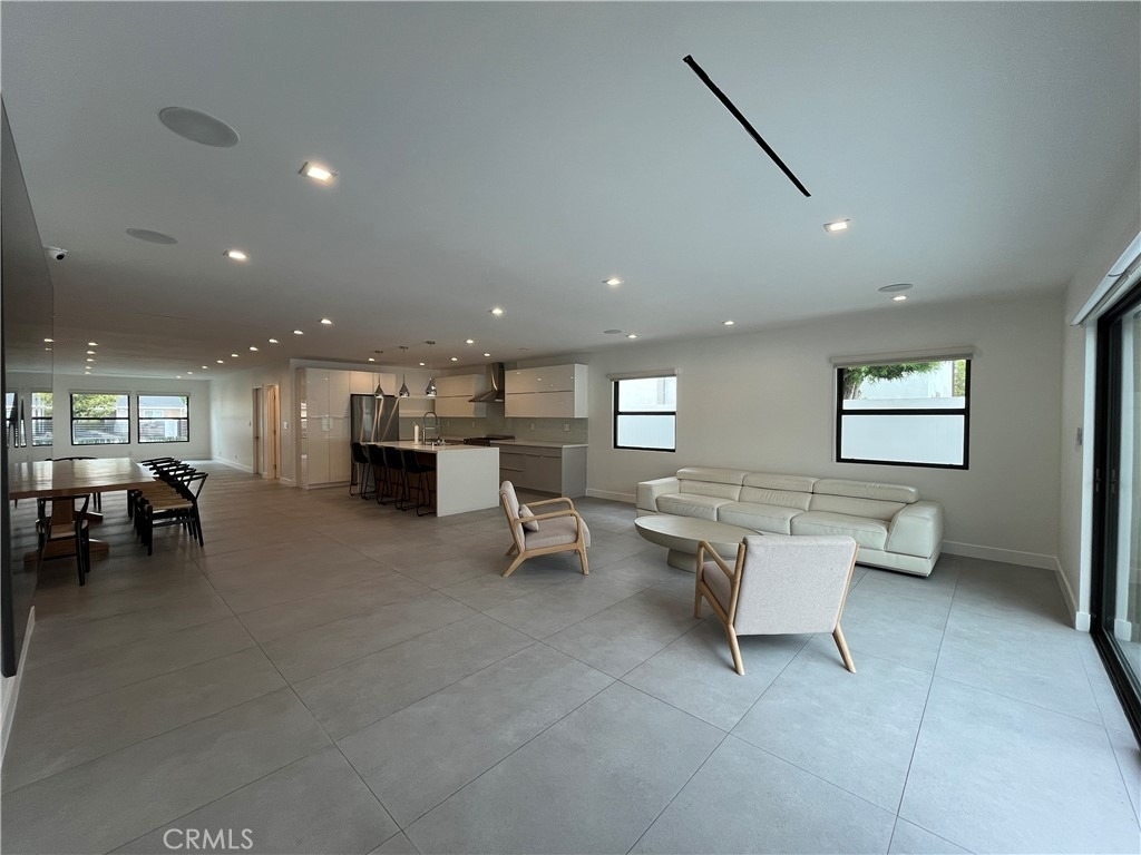 5735 Saloma - Photo 6