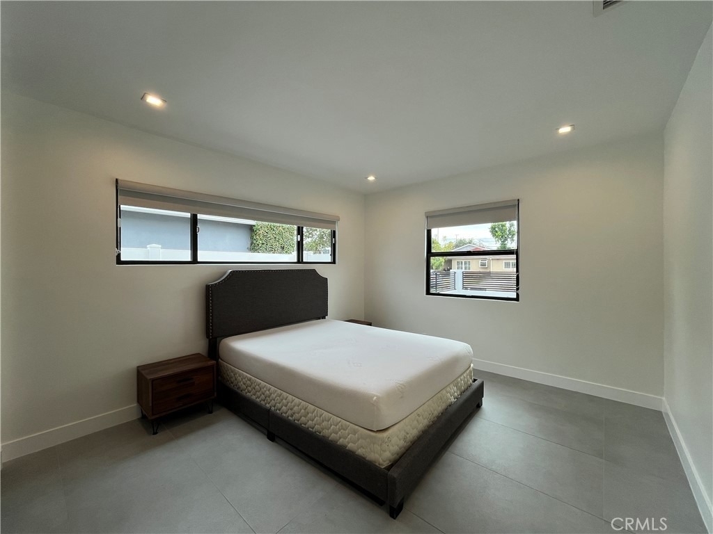 5735 Saloma - Photo 9