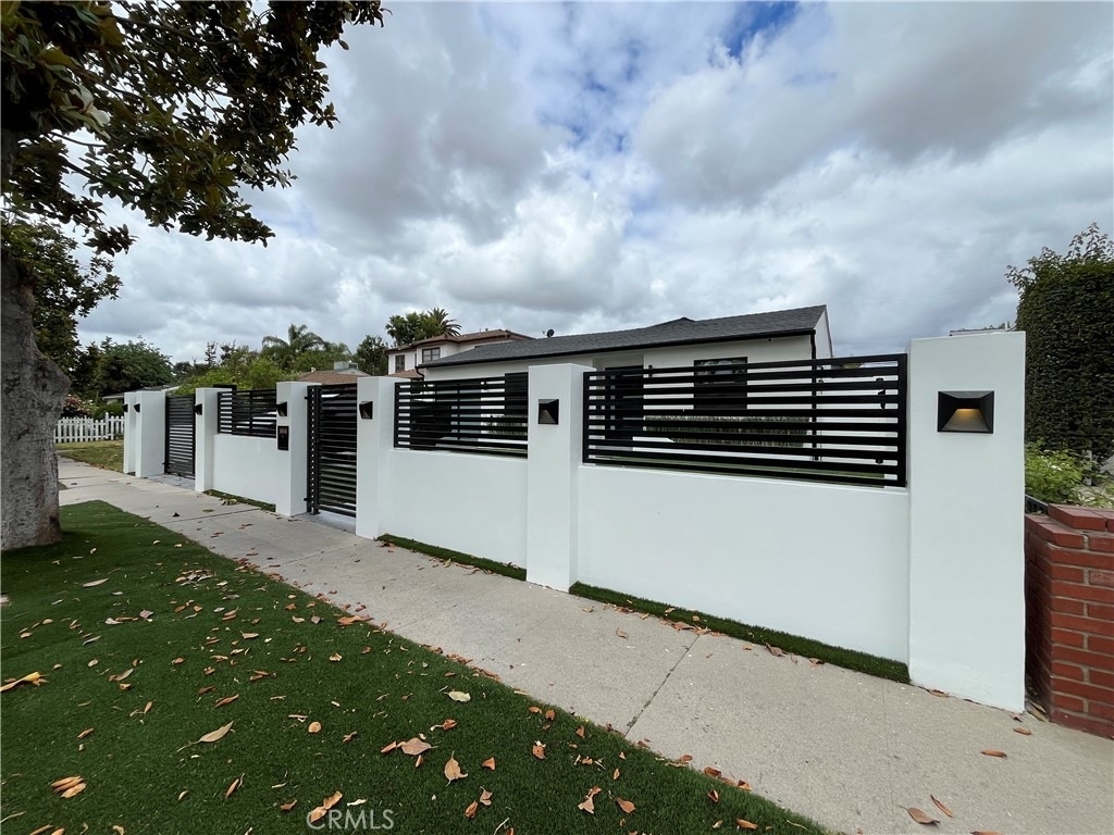 5735 Saloma - Photo 19
