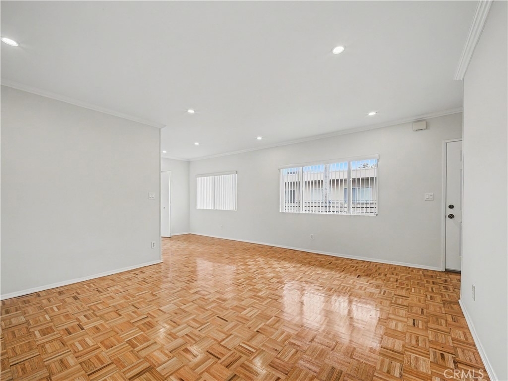 6342 Morse - Photo 3