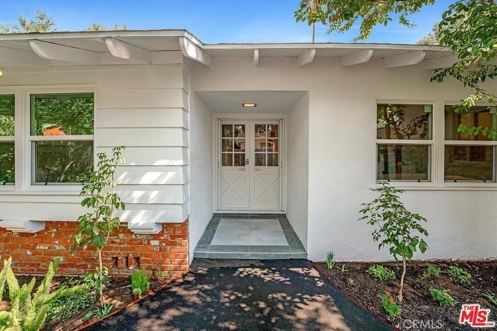 5628 Ponce Avenue - Photo 0