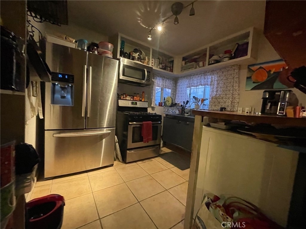 326 W Oliver Street - Photo 9