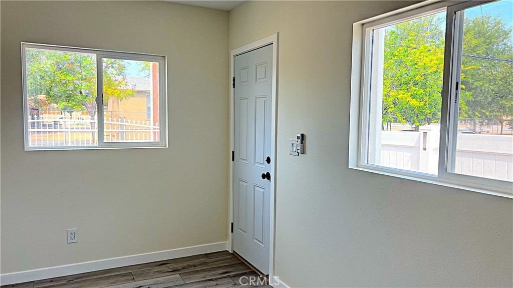 6900 Oso Avenue - Photo 7