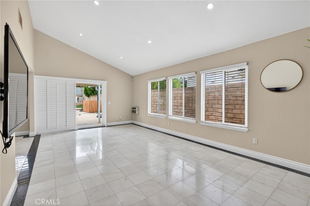 18259 Minnehaha Street - Photo 16