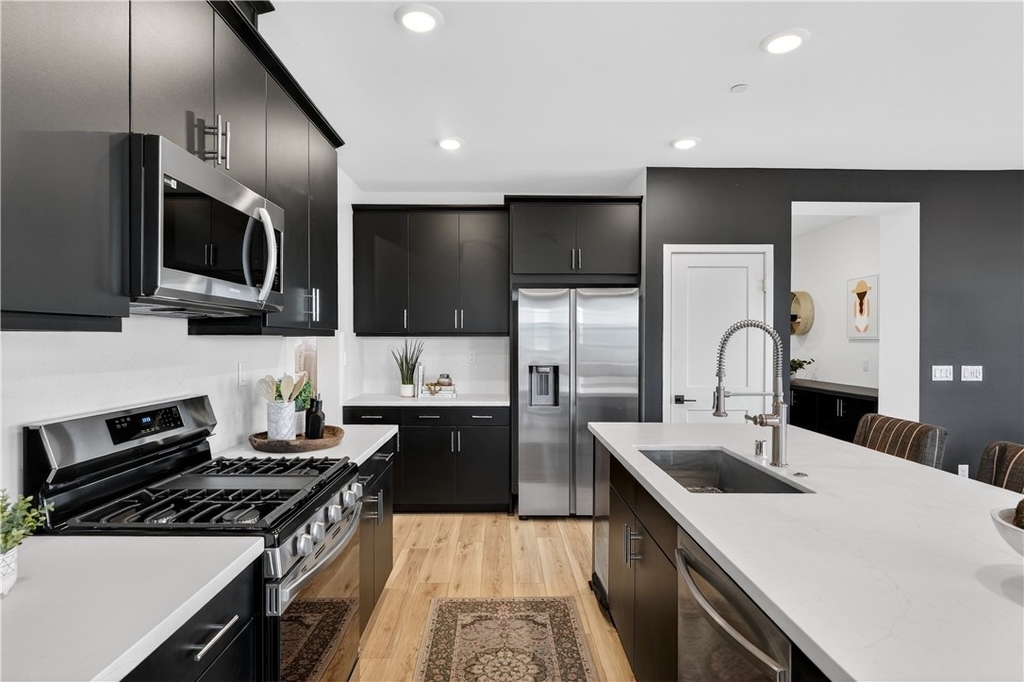 415 Besalu Terrace - Photo 11