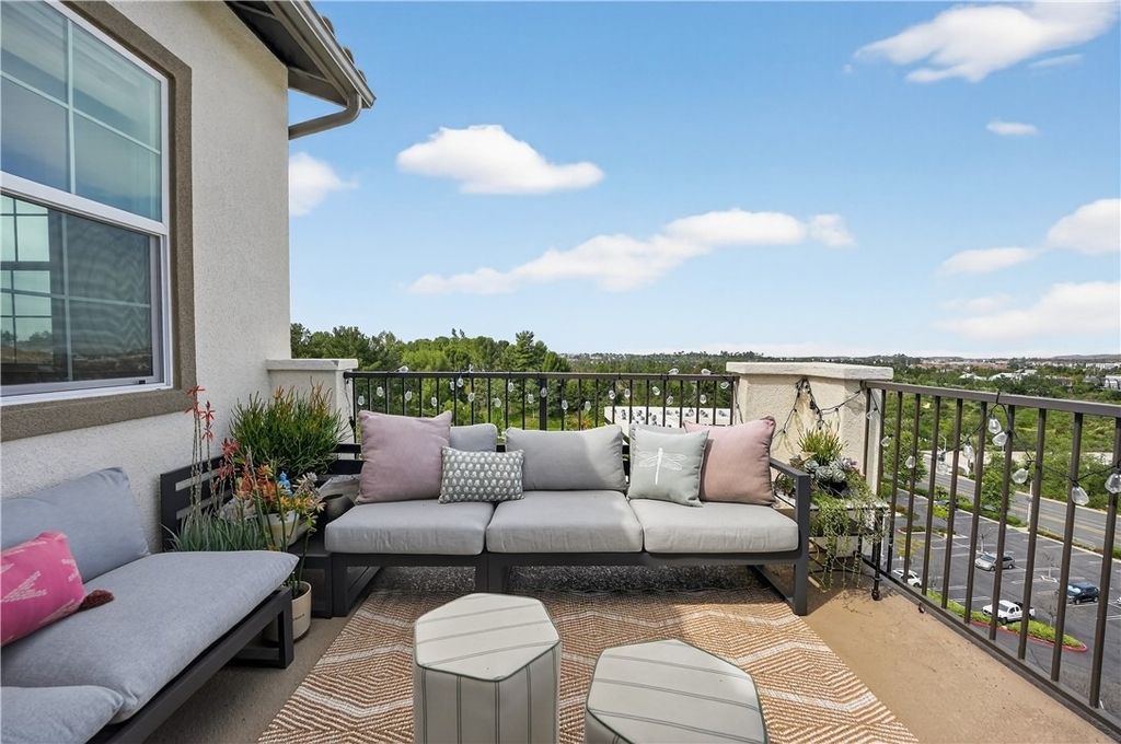 415 Besalu Terrace - Photo 17