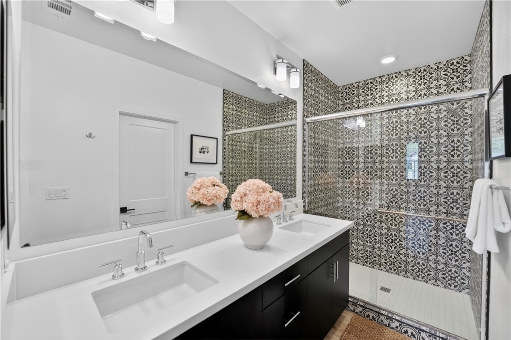 415 Besalu Terrace - Photo 21