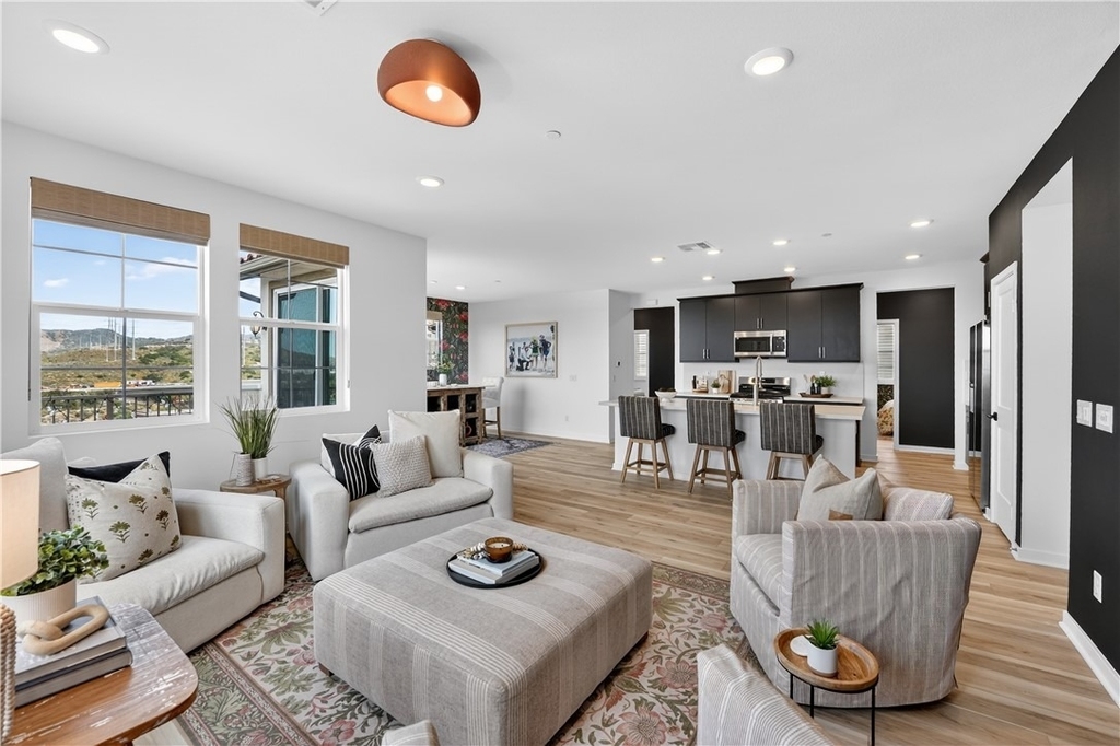 415 Besalu Terrace - Photo 4