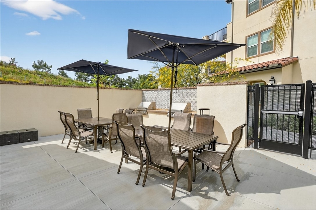 415 Besalu Terrace - Photo 35