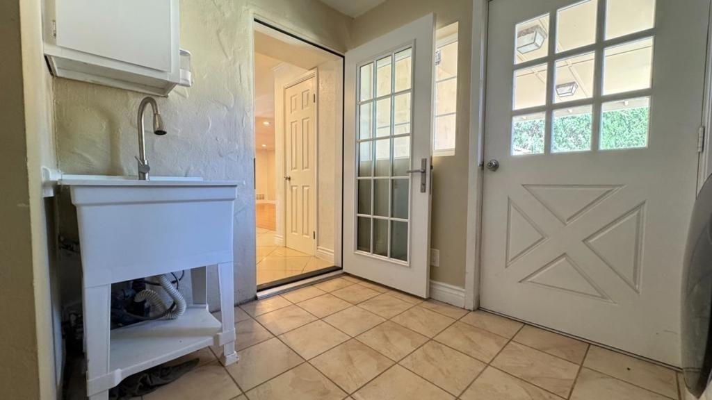 7610 Miller Avenue - Photo 11