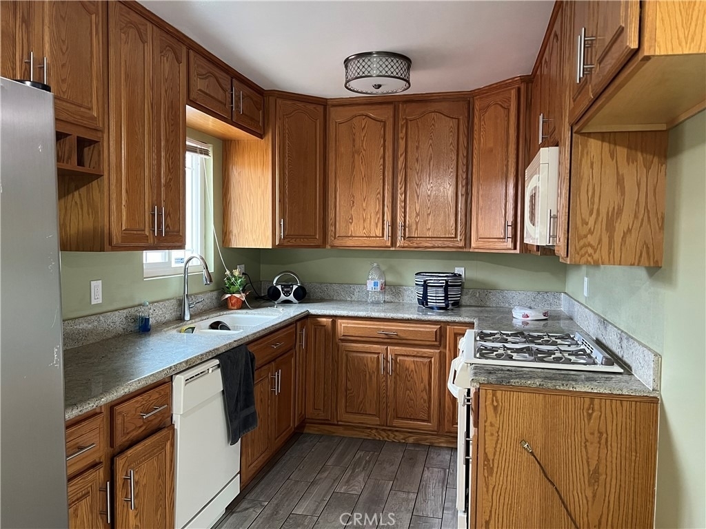 722 Forest Park Drive - Photo 3