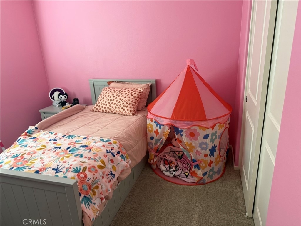 492 Foursquare - Photo 8