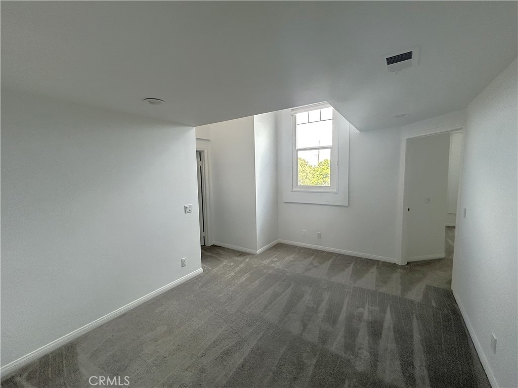 1938 Westminster - Photo 18