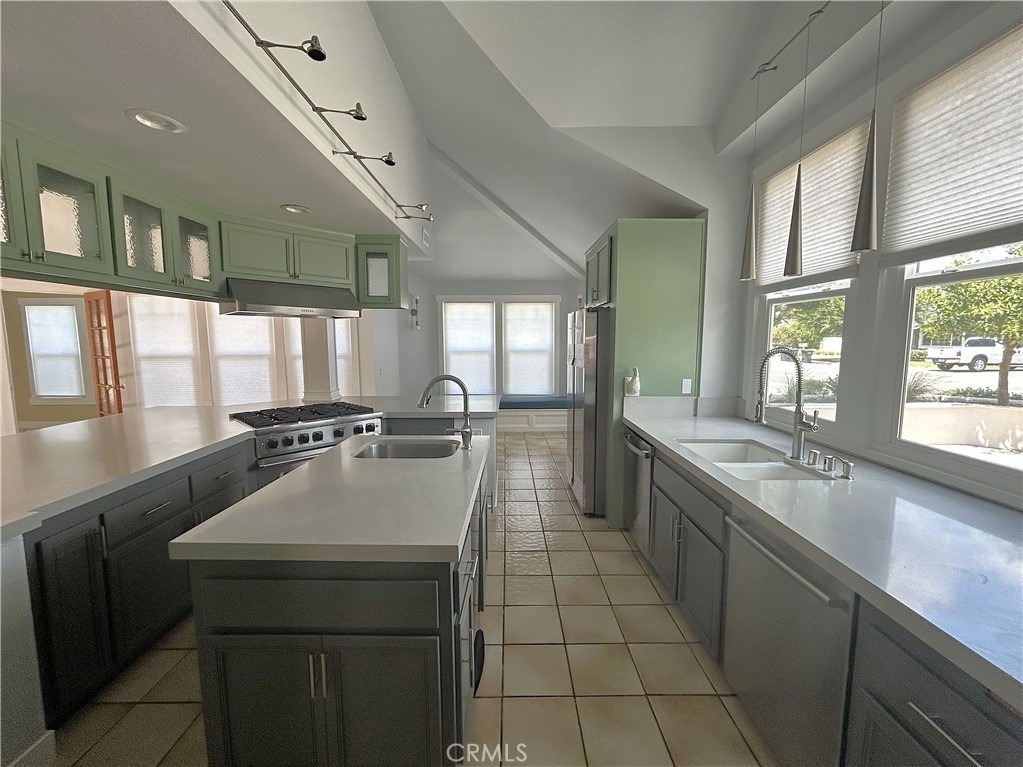 1938 Westminster - Photo 10