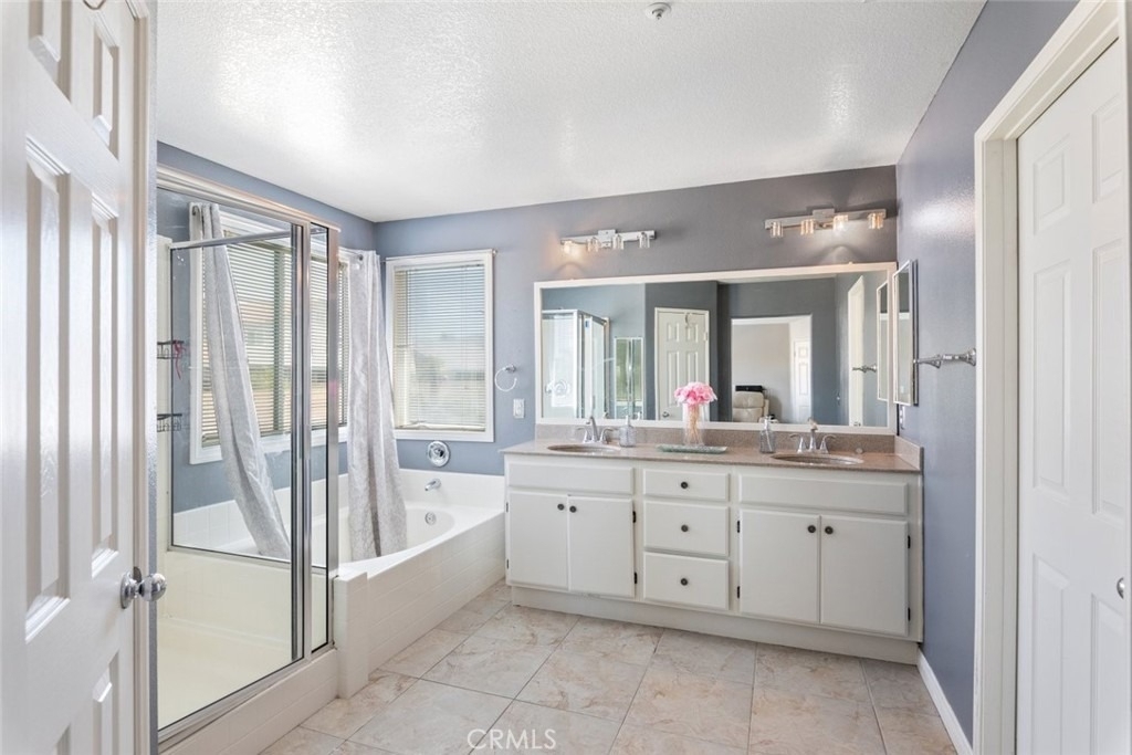 15736 Home Court - Photo 20