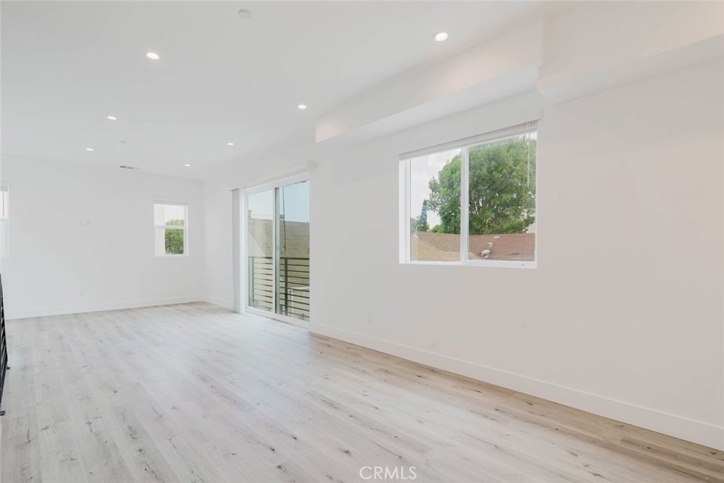 10853 Otsego Street - Photo 4