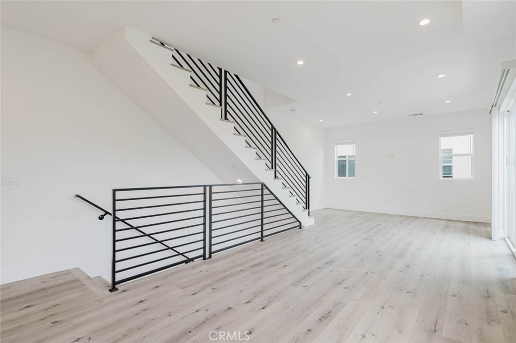 10853 Otsego Street - Photo 11