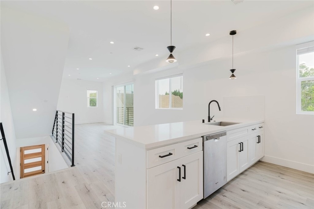 10853 Otsego Street - Photo 5