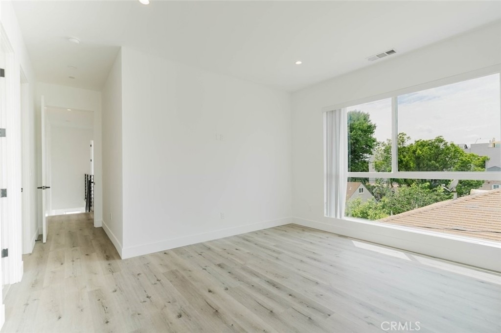 10853 Otsego Street - Photo 18