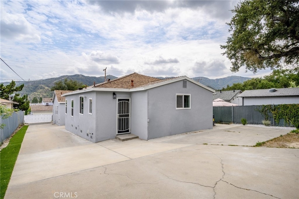 2519 Manhattan Avenue - Photo 20