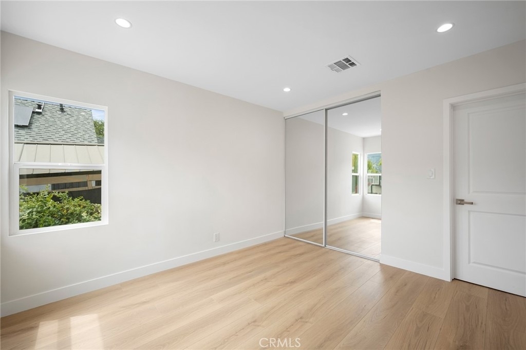 2519 Manhattan Avenue - Photo 14