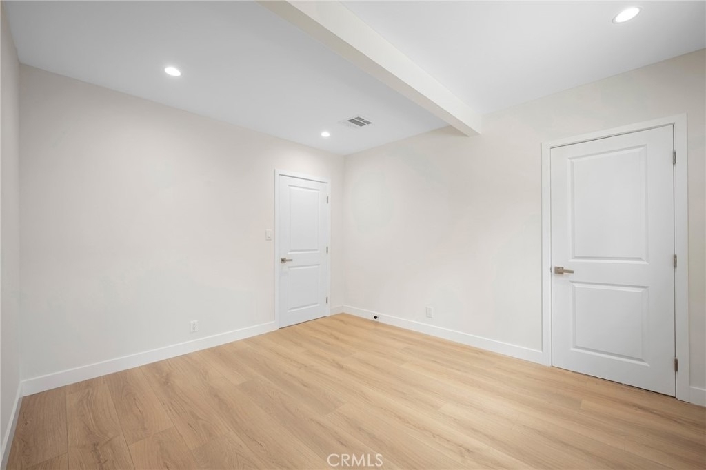 2519 Manhattan Avenue - Photo 11