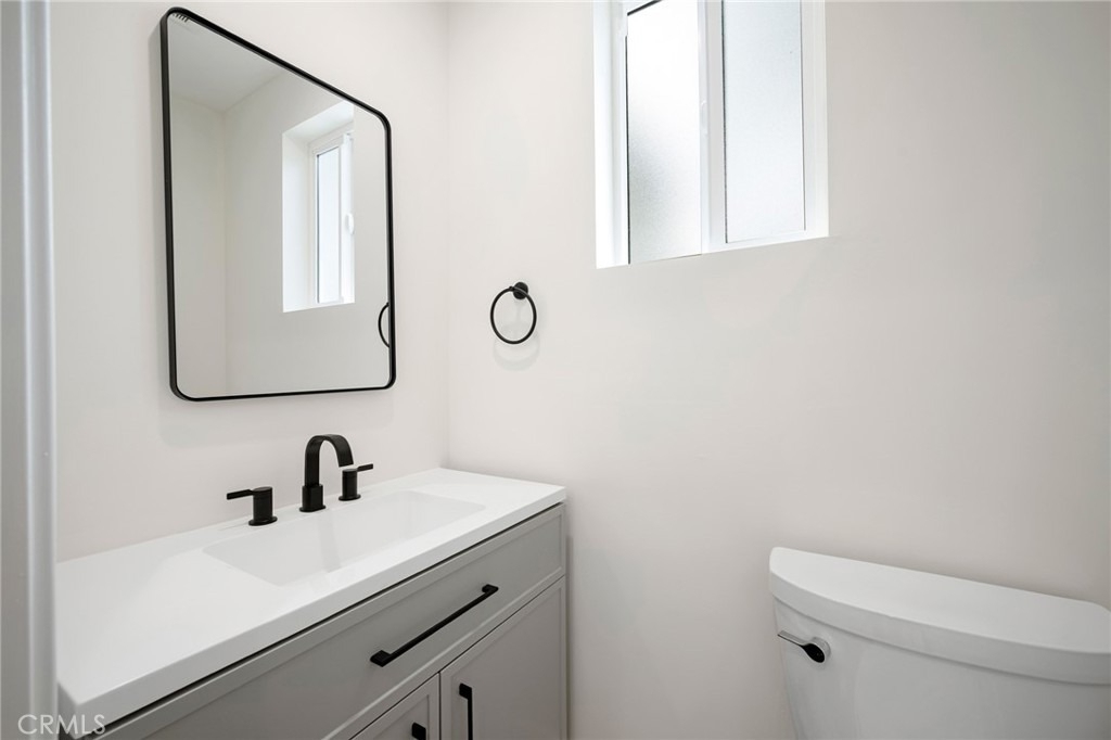 2519 Manhattan Avenue - Photo 12