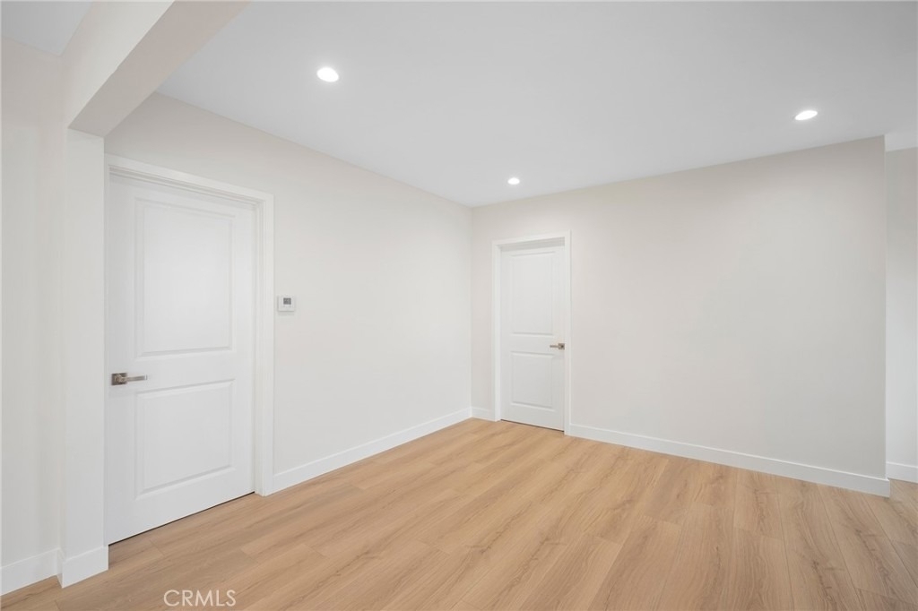 2519 Manhattan Avenue - Photo 7