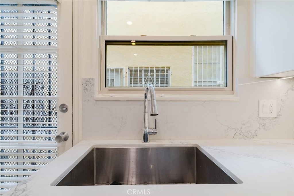 5962 San Vicente Boulevard - Photo 20