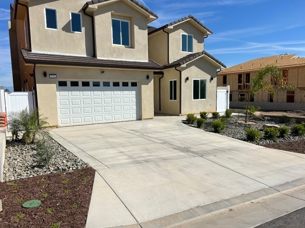 1751 Duncan - Photo 1
