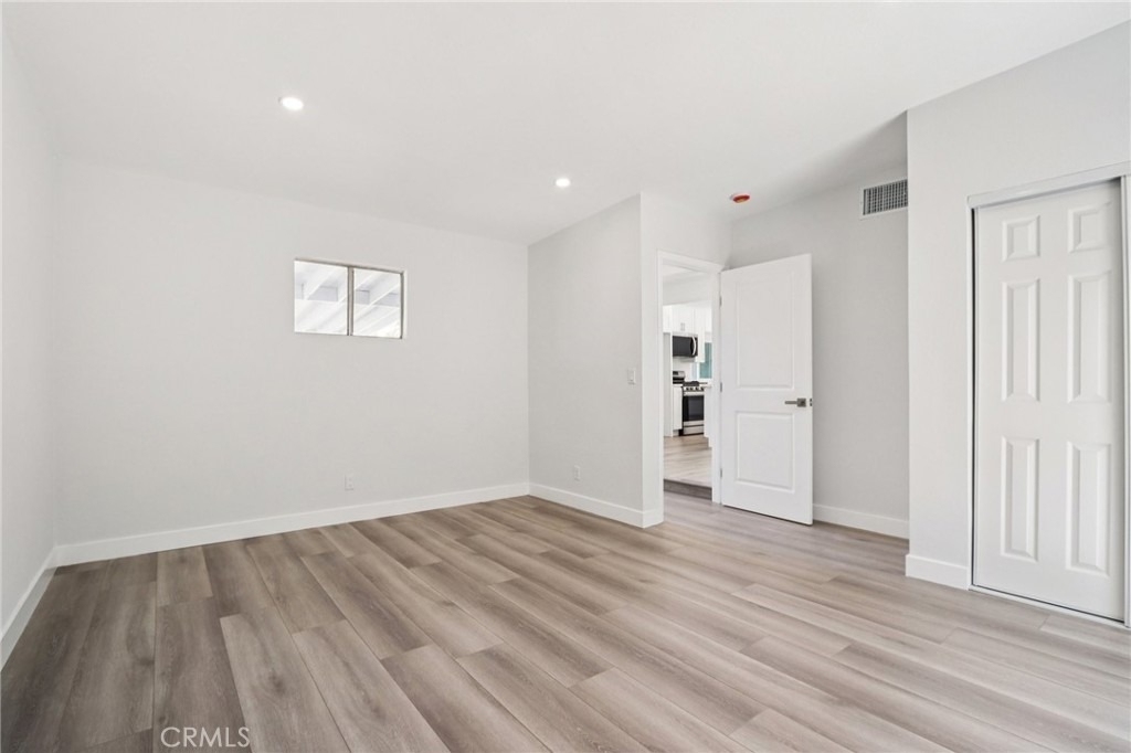11036 Scoville Avenue - Photo 5