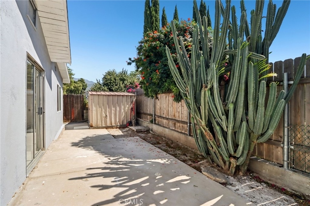 11036 Scoville Avenue - Photo 12