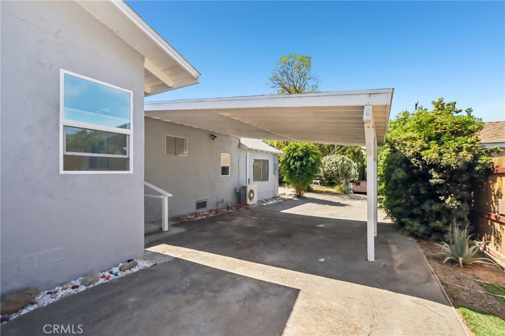 11036 Scoville Avenue - Photo 11