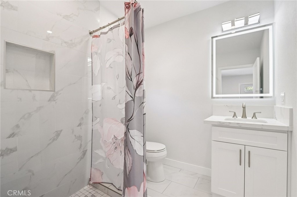 11032 Scoville Avenue - Photo 4