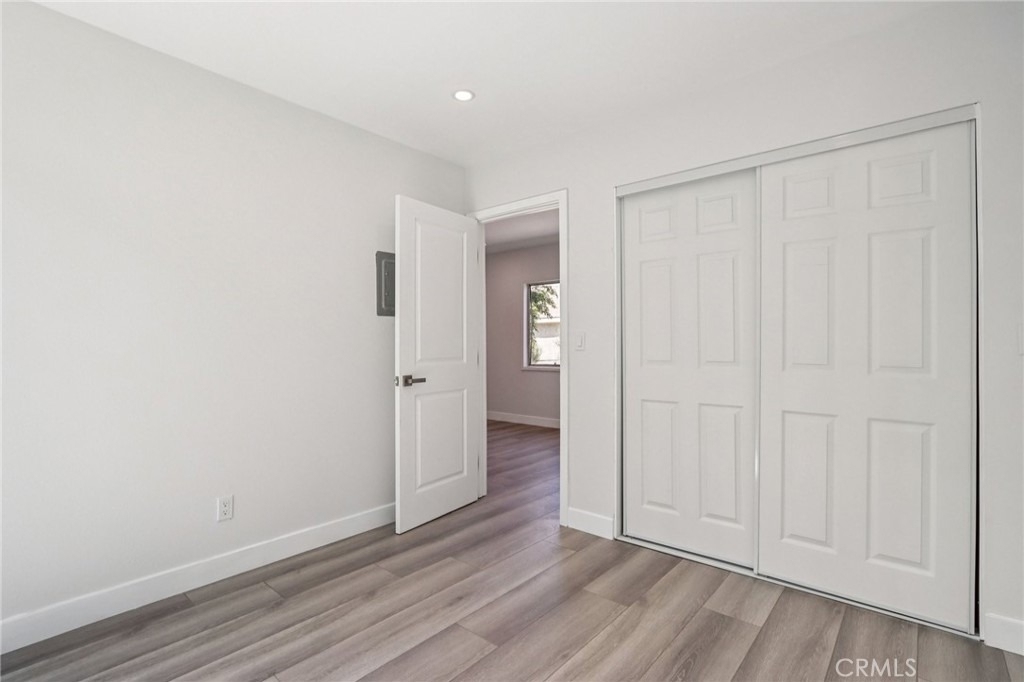 11032 Scoville Avenue - Photo 6