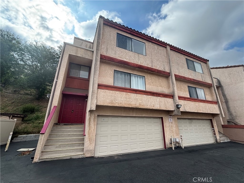 1030 S Garfield - Photo 0
