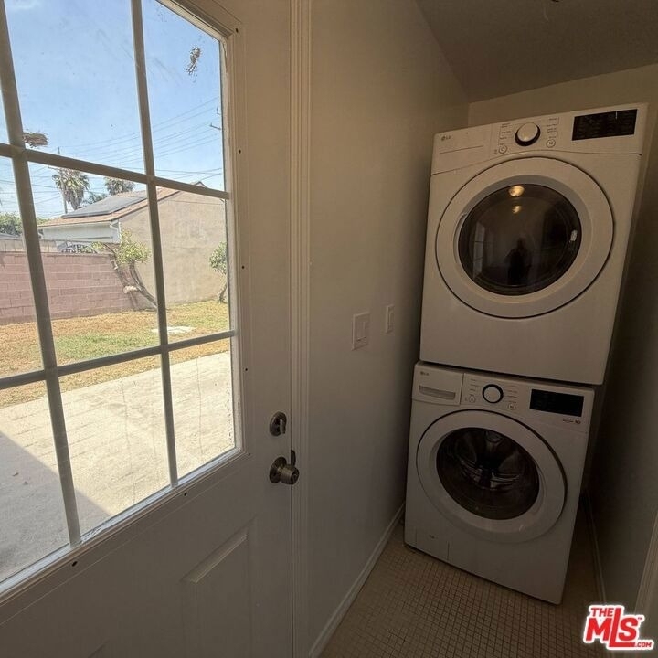 1104 N Frederic Street - Photo 33