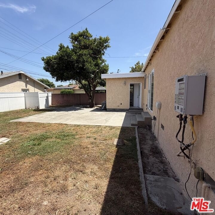 1104 N Frederic Street - Photo 35