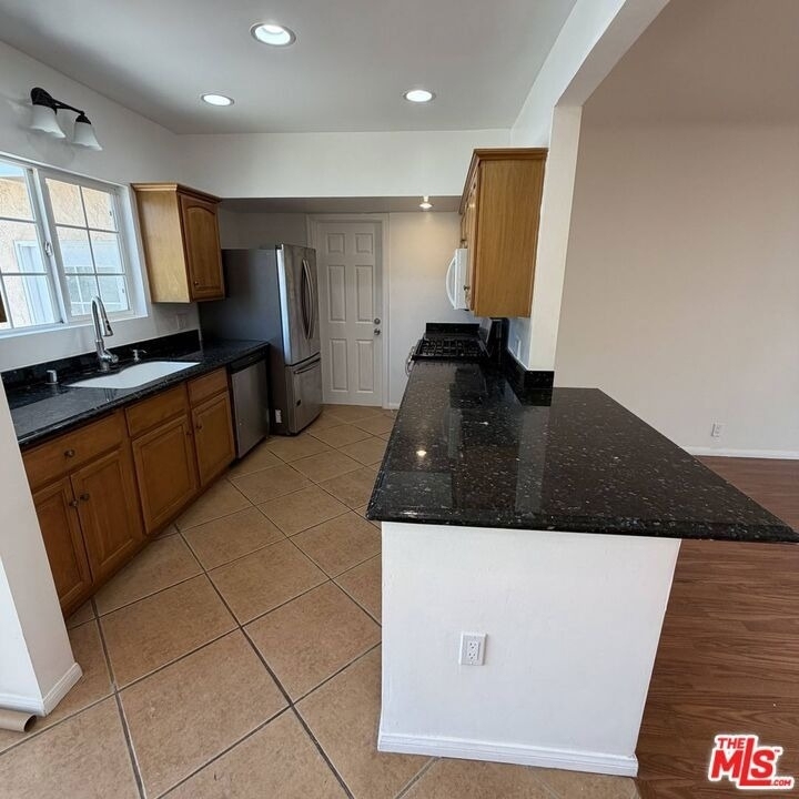 1104 N Frederic Street - Photo 7