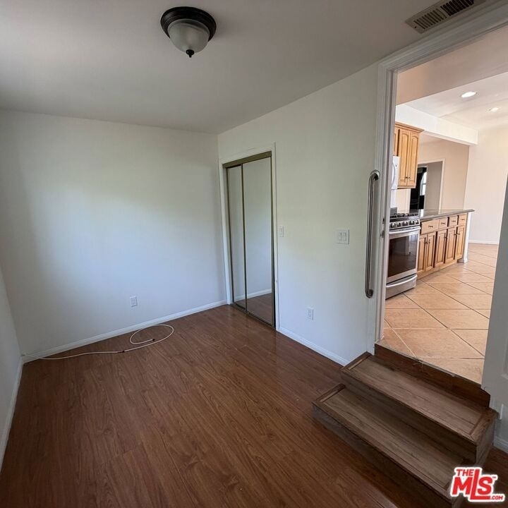 1104 N Frederic Street - Photo 27