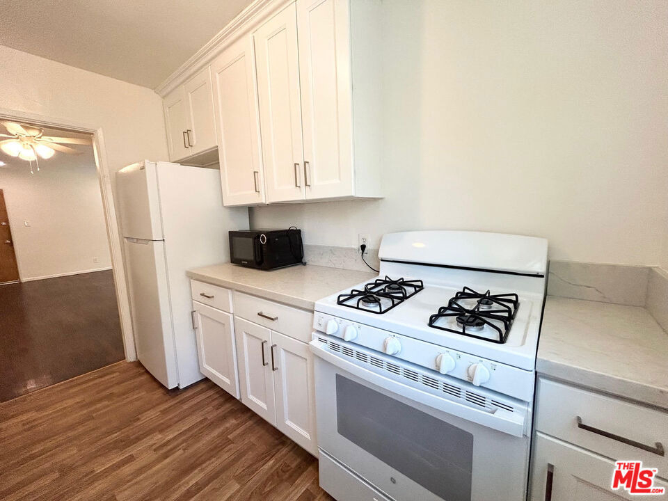 1146 N Formosa Avenue - Photo 4