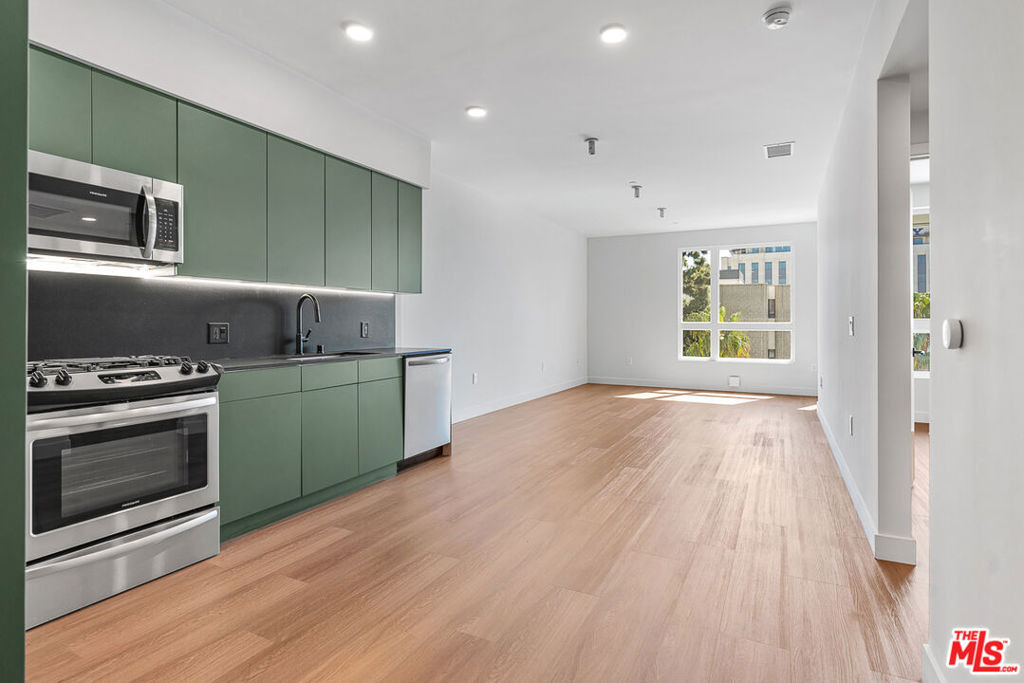 10601 Washington Boulevard - Photo 0
