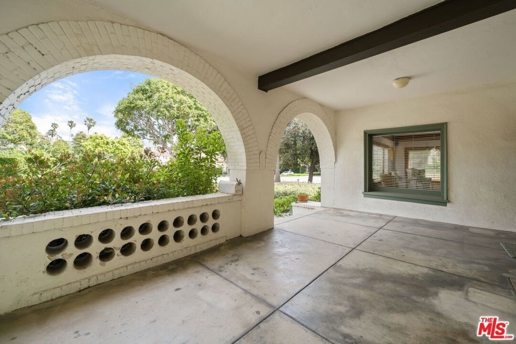 801 N Rodeo Drive - Photo 3