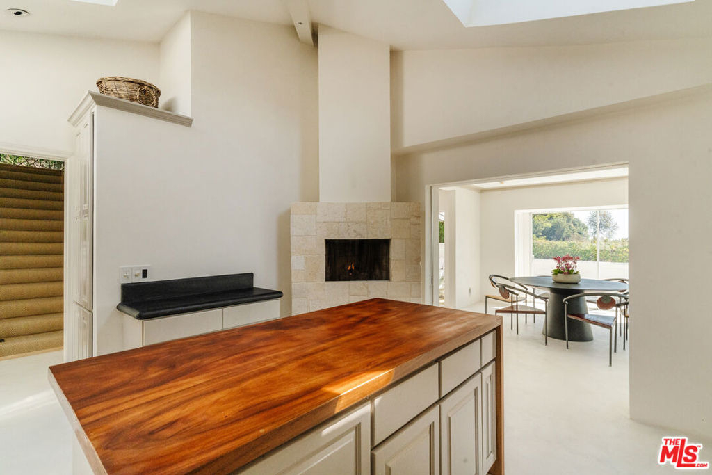 8706 Sunset Plaza Place - Photo 11