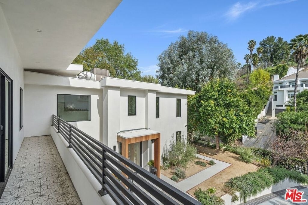 4545 Balboa Avenue - Photo 37